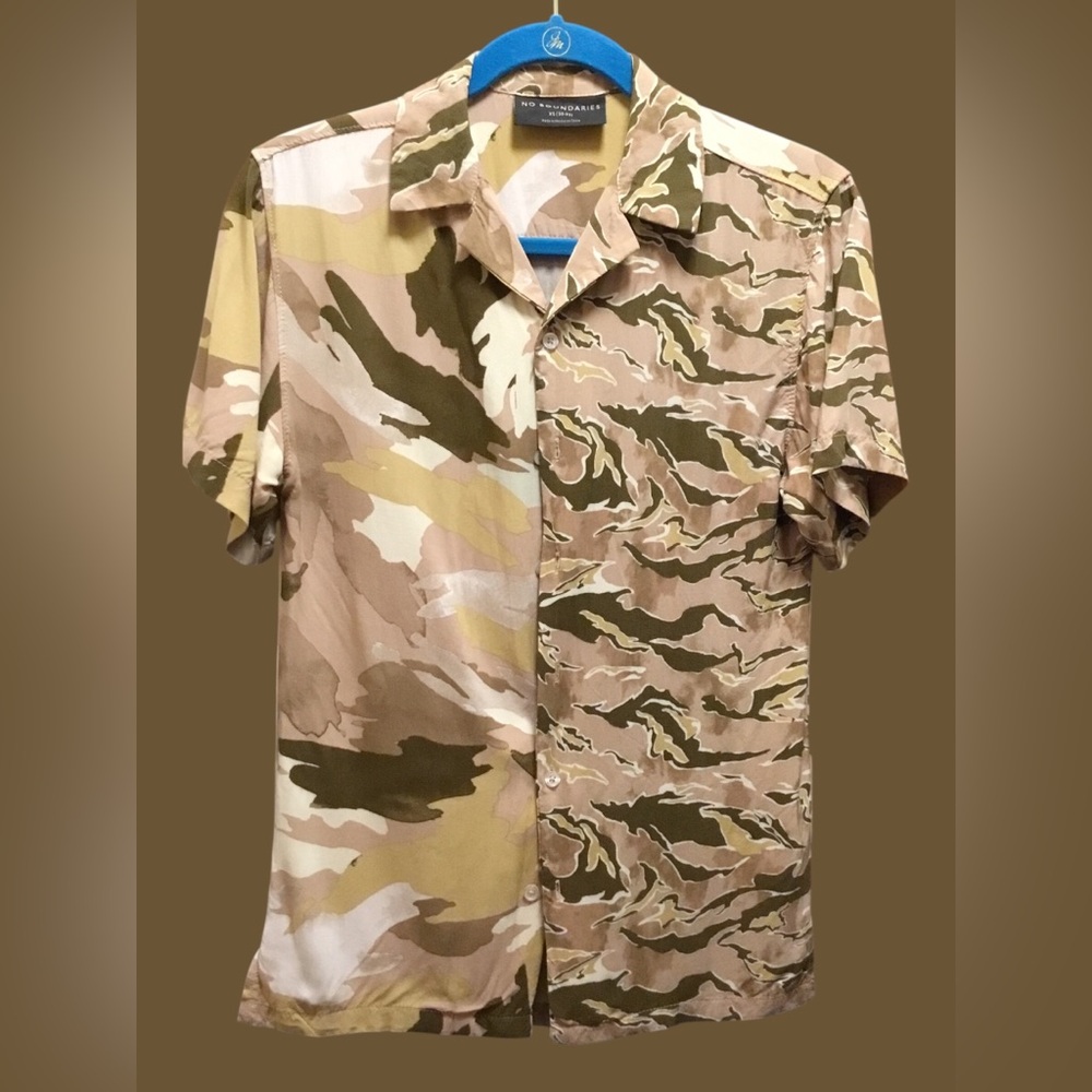 No Boundaries Tan & Brown Button Down short sleeve Camo Shirt. NEW!